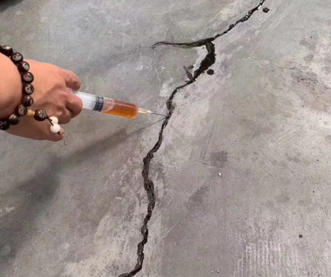 始兴混凝土裂缝修补技术详解​